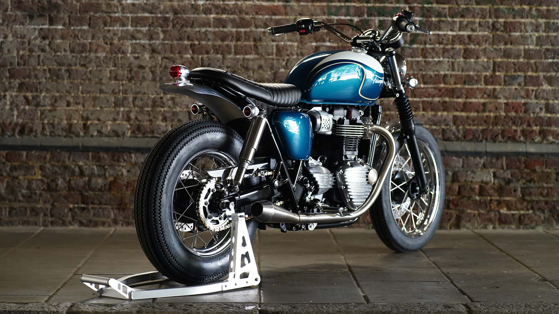 ☆早い者勝ち☆　珍品　TRIUMPH ST 改造して新機能満載のST United Kingdom | For the Ride